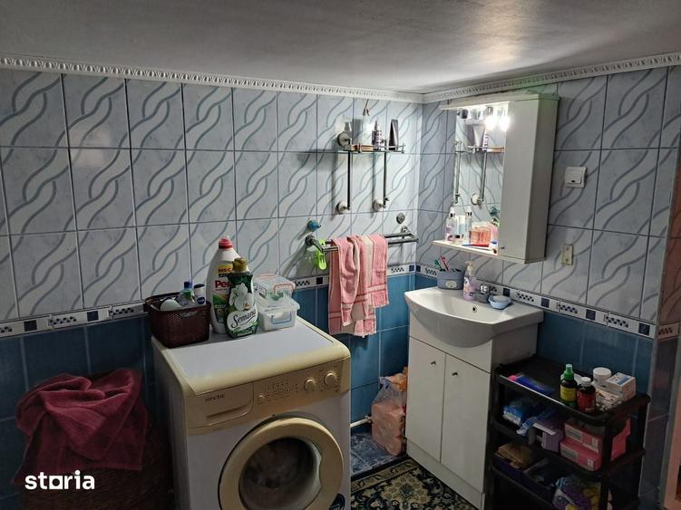 Casa cu garaj ?i teren generos, ideala pentru familie - 11