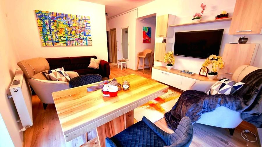 Apartament cu 2 camere decomandat în Politehnica