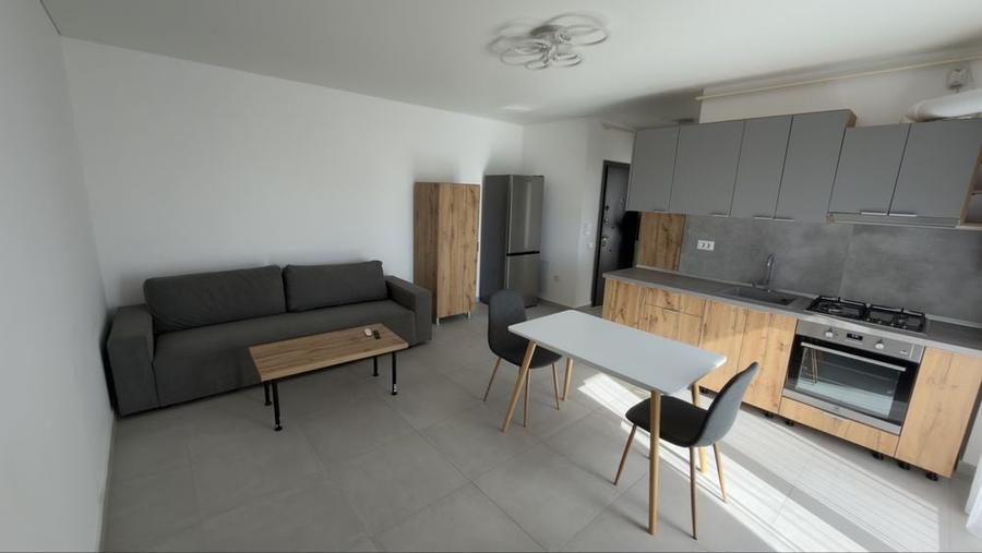 Apartament cu 2 camere în Apărătorii Patriei