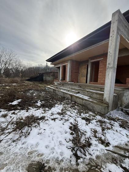 Casă cu 3 camere în Exterior Vest