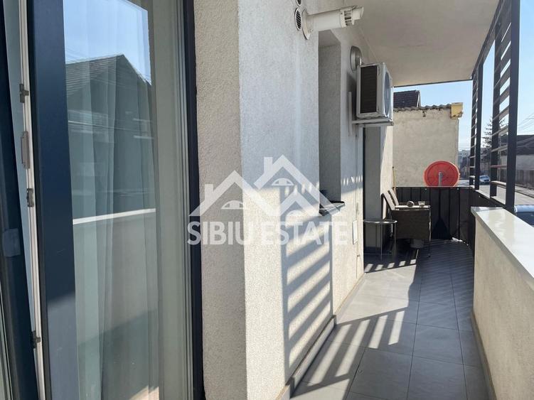 Apartament cu 3 camere semidecomandat, mobilat în Turnișor