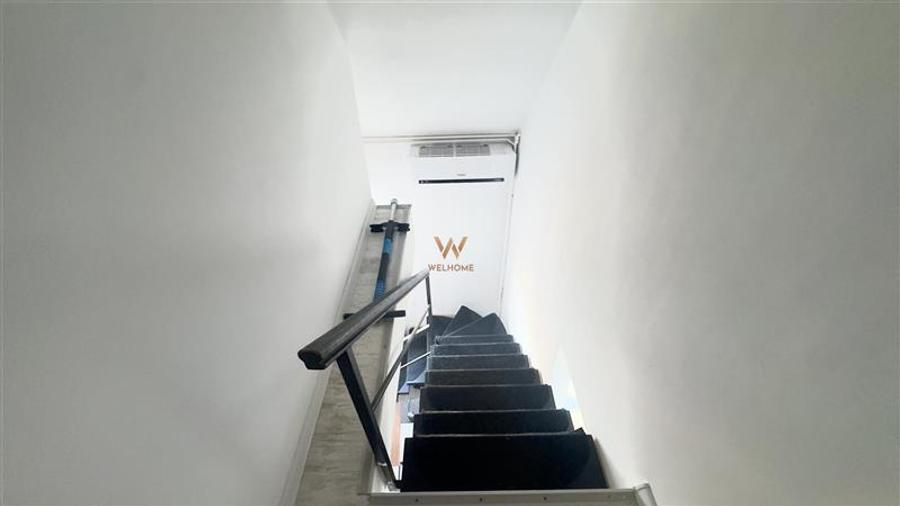 Apartament cu 3 camere nedecomandat în Lazaret