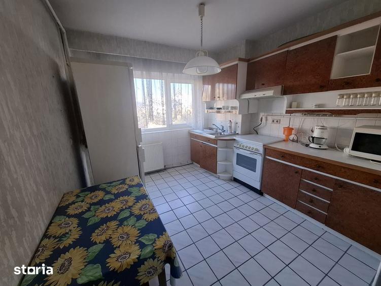 Apartament cu 4 camere semidecomandat în Ultracentral