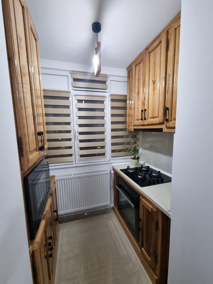 Apartament cu 3 camere decomandat în Radu Negru