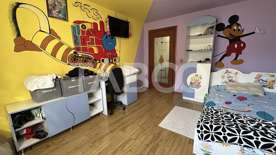 Casă individuală cu 4 camere cu Canalizare în Poplaca