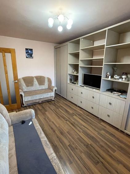Apartament cu 2 camere decomandat în Petros