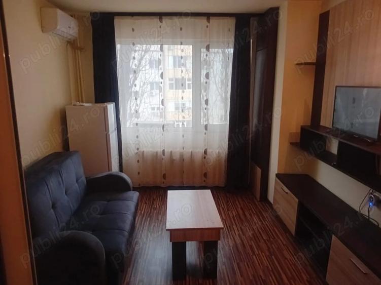Garsonieră semidecomandată în Far