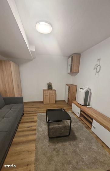 Apartament cu 2 camere semidecomandat în Tractorul