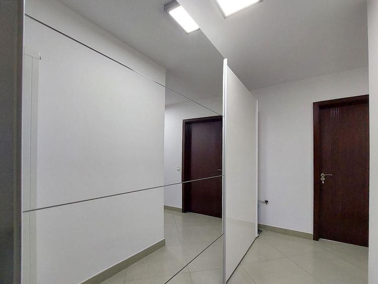 Apartament cu 4 camere decomandat în Brașovul Vechi