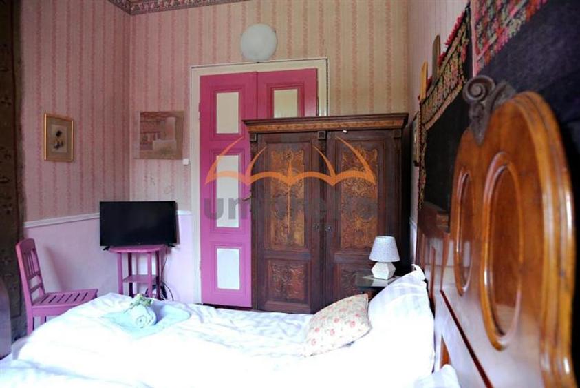 Casă cu 7 camere cu Teren 9948 Mp în Căpățânenii Ungureni