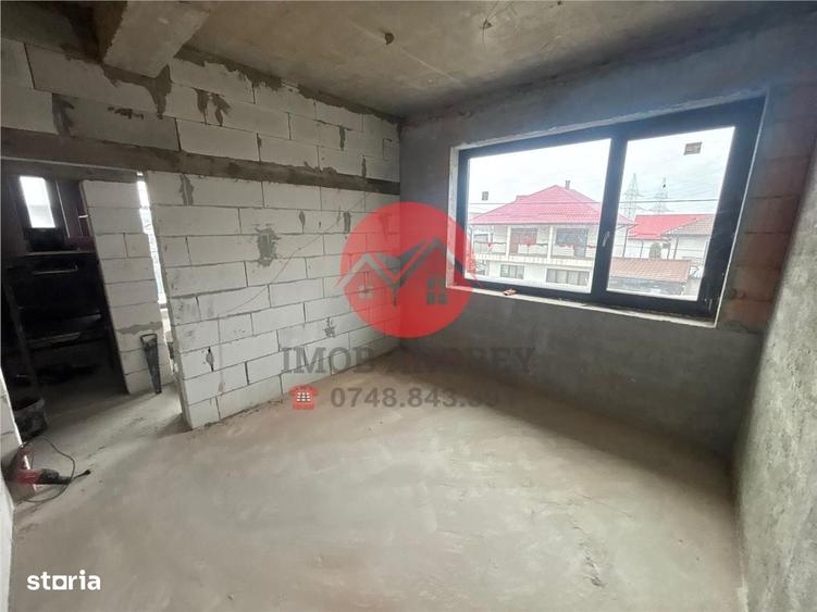 Casă cu 4 camere cu Teren 600 Mp în Central