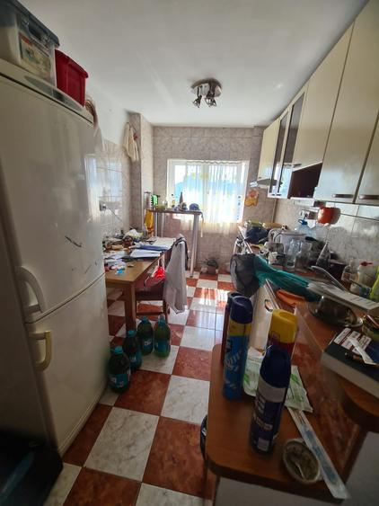 Apartament cu 4 camere decomandat în Titulescu