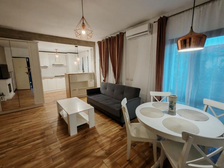 Apartament cu 3 camere semidecomandat în Mogoșoaia