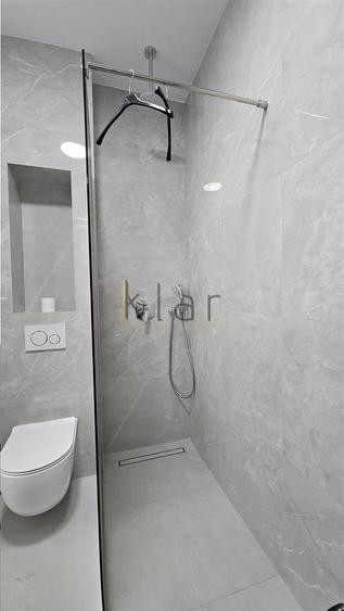 Apartament cu 3 camere semidecomandat, mobilat în Calea Turzii