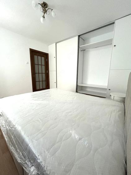 Apartament cu 3 camere decomandat în Drumul Taberei