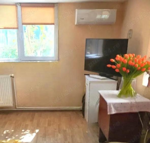 Casă cu 4 camere cu Teren 1036 Mp în Odaia Manolache