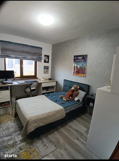 Casă cu 4 camere cu Teren 250 Mp în Sud