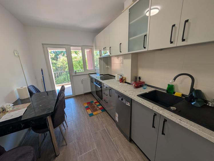 Apartament cu 2 camere decomandat, mobilat în Letea