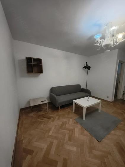 Garsonieră decomandată în Drumul Taberei