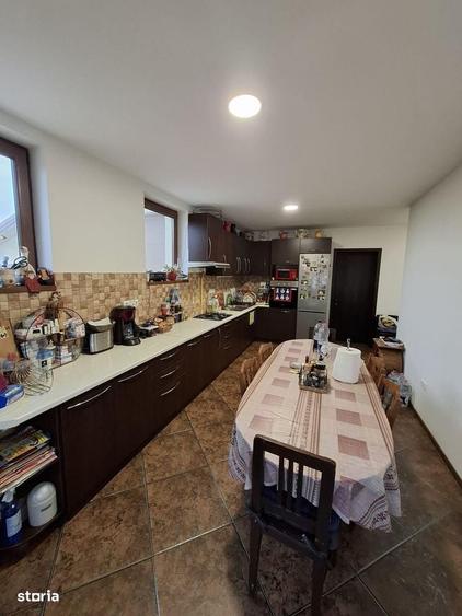 Casă cu 4 camere în Hideaga