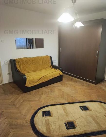 Garsonieră decomandată, mobilată în Tei