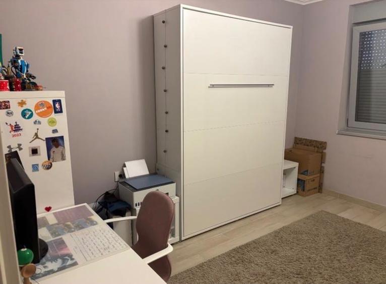 Apartament cu 2 camere semidecomandat, mobilat în Dumbrăvița
