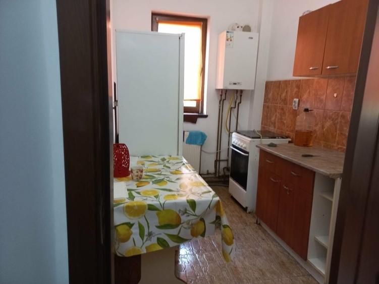 Inchiriez apartament mobilat - 2