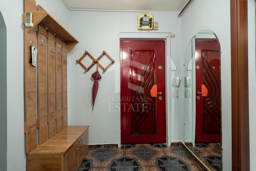 Apartament cu 3 camere decomandat, mobilat în Alexandru Obregia