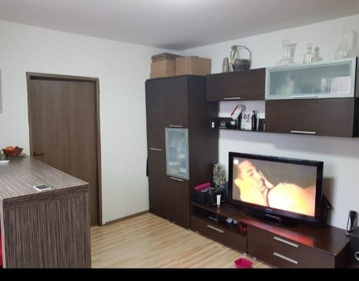 Apartament cu 2 camere decomandat în Exterior Vest
