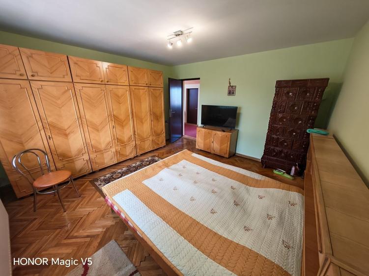 Casă cu 4 camere cu Canalizare în Ghiroda