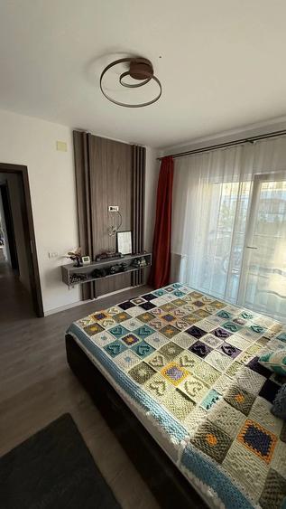 Apartament cu 3 camere decomandat, mobilat în Girocului