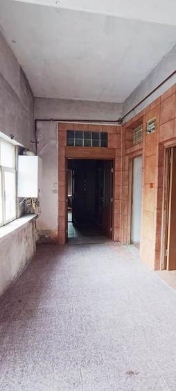 Apartament cu 4 camere semidecomandat în Central