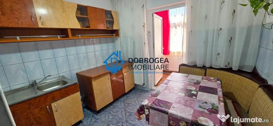 Apartament cu 3 camere decomandat în E3