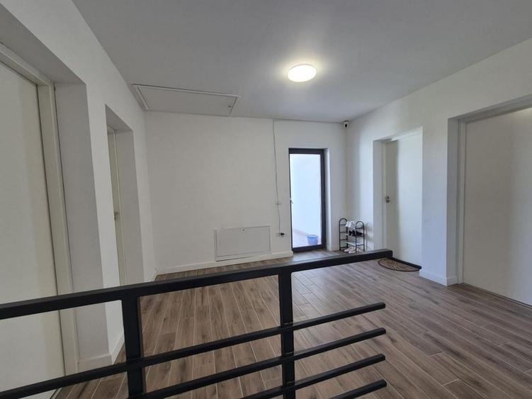 Casă cu 4 camere în Moșnița Nouă