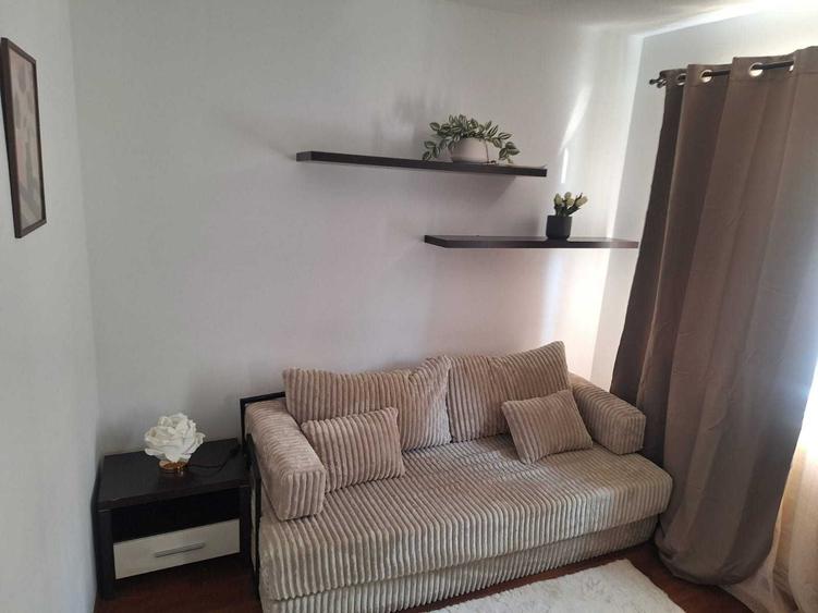Apartament cu 2 camere decomandat în Exterior Vest