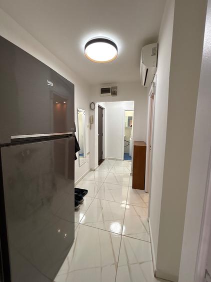 Apartament cu 3 camere semidecomandat în Spitalul Județean