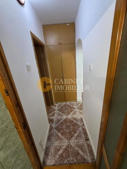 Apartament cu 3 camere semidecomandat în Alexandru cel Bun
