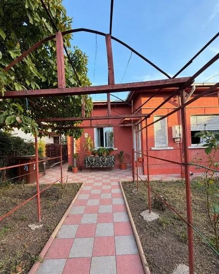 Casă individuală cu 3 camere cu Canalizare în Chibrit