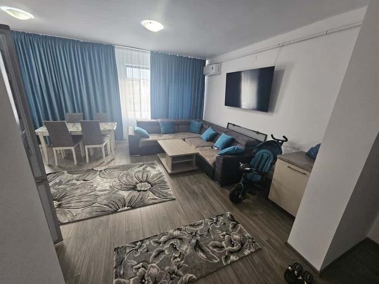 Apartament cu 3 camere decomandat în Central