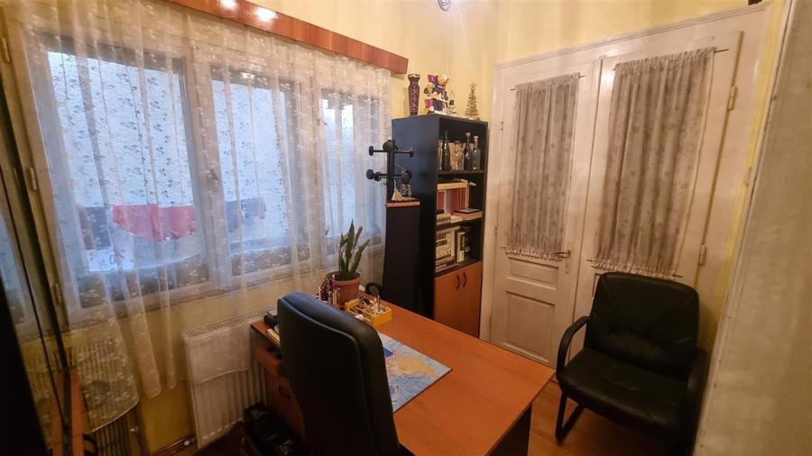 Casă individuală cu 5 camere cu Canalizare în Brașovul Vechi