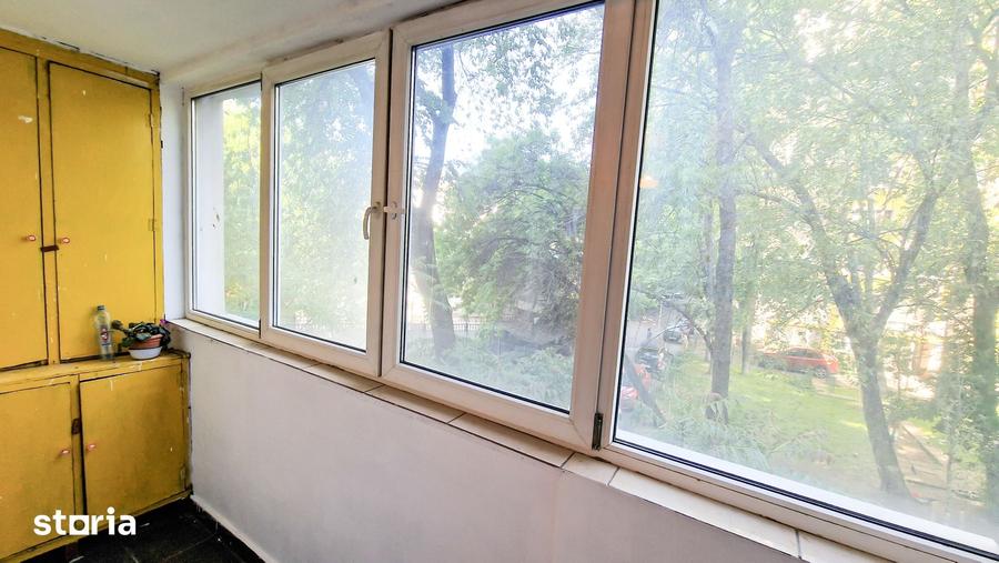 Apartament cu 3 camere semidecomandat în Gara de Nord