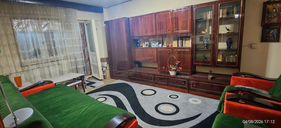 Apartament cu 3 camere decomandat în Energiei