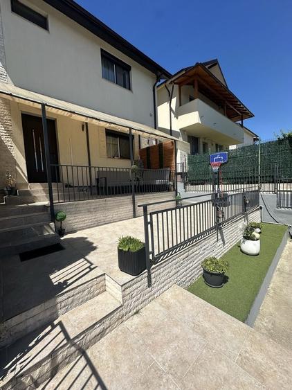 Casă cu 4 camere în Hințești