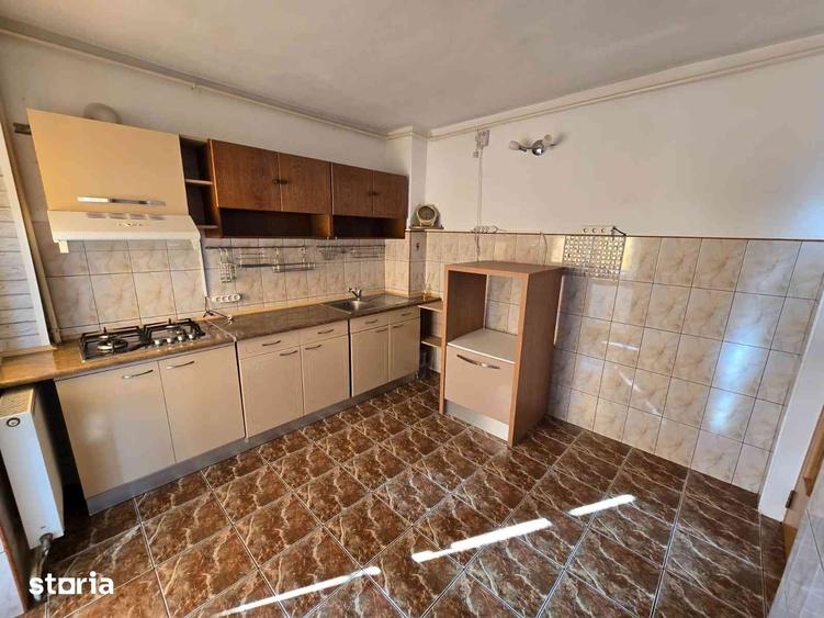 Apartament cu 3 camere în Micro 5
