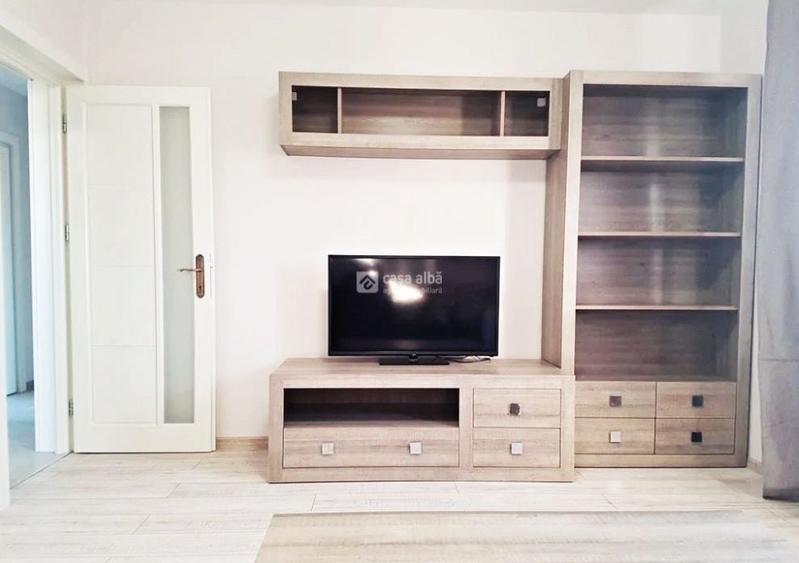 Apartament cu 2 camere decomandat, mobilat în Central