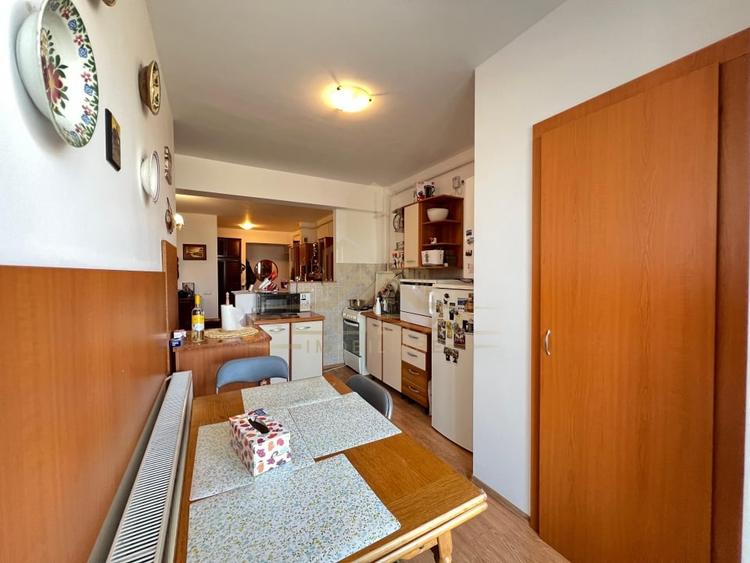 Apartament cu 2 camere semidecomandat, mobilat în Bună Ziua