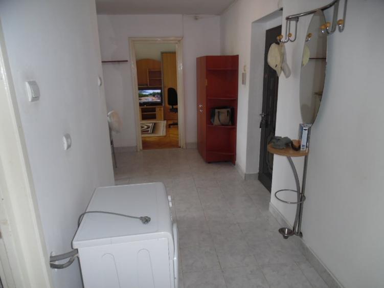 Inchiriez apartament 2 camere decomandat in Deva, zona Independentei, etaj 3, - 9