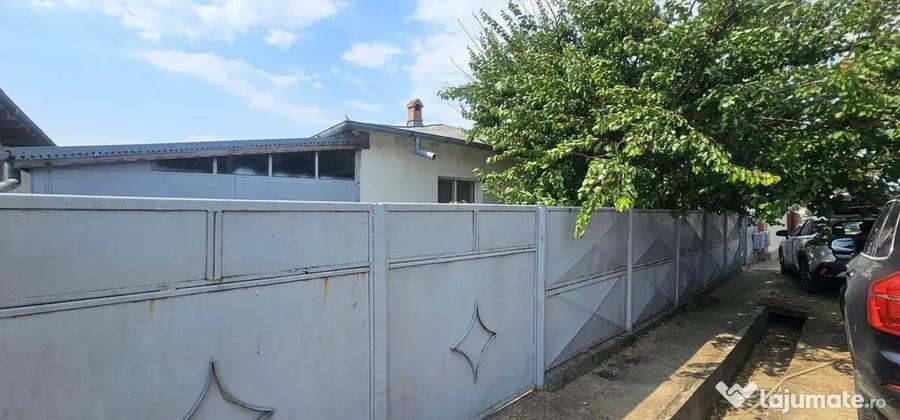 Casă cu 3 camere cu Canalizare în Vânători