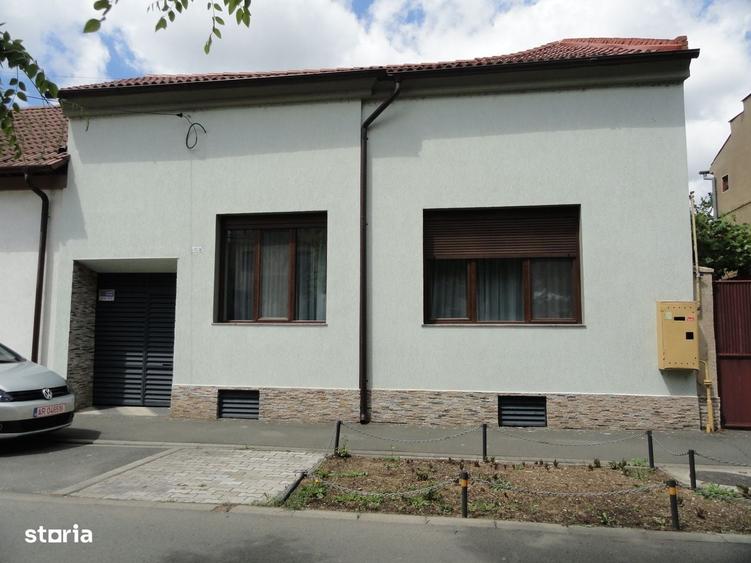 Casă cu 4 camere în Central
