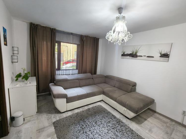 Apartament cu 2 camere semidecomandat în Central